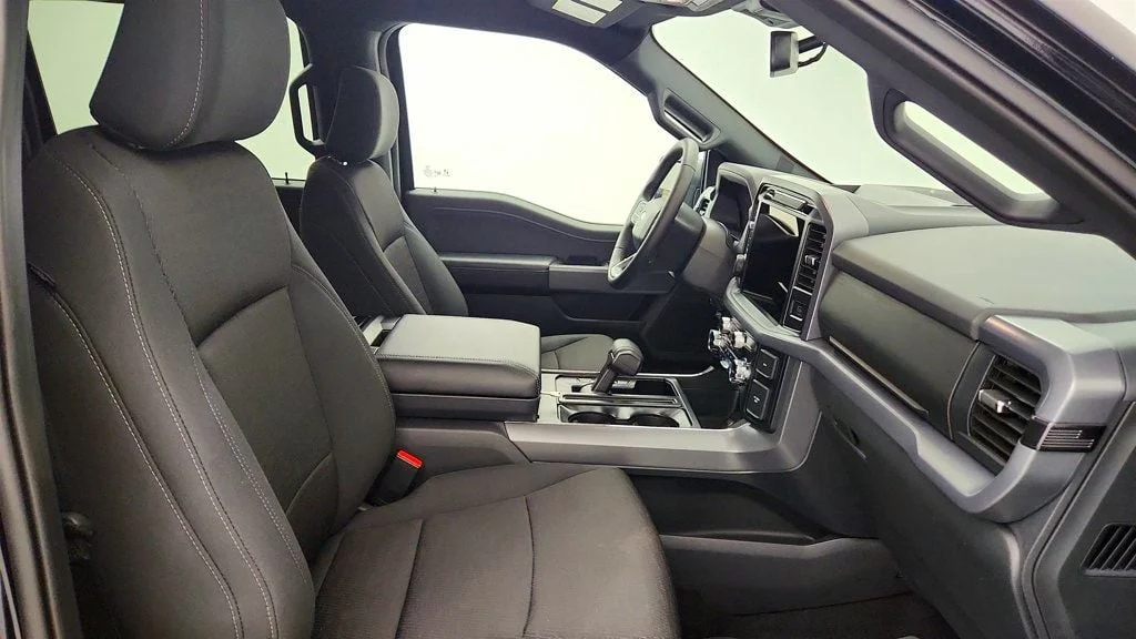 Used 2025 Agate Black Metallic Ford XLT 4WD SuperCrew 5.5