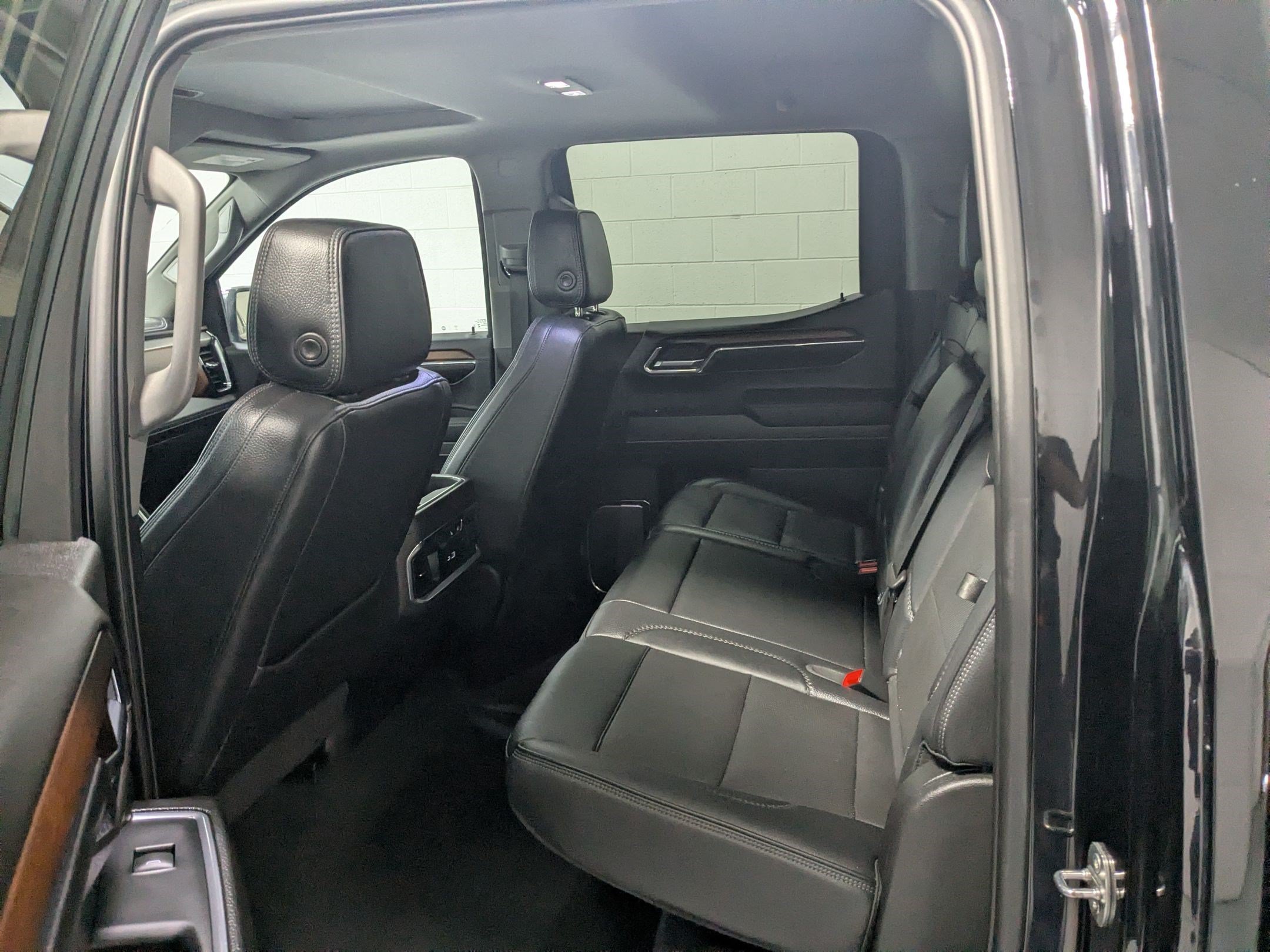 Used 2024 White GMC Denali image 21