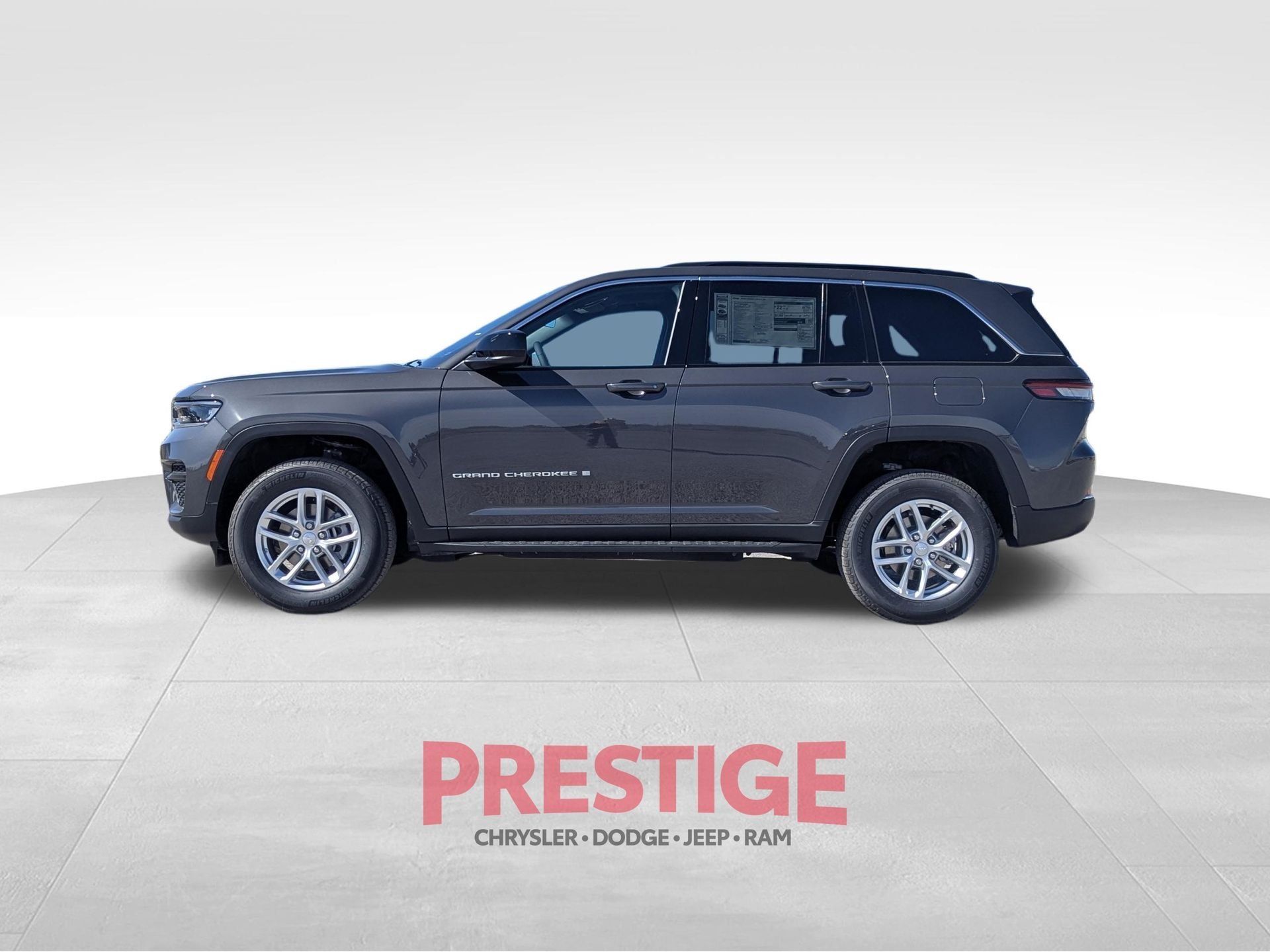 New 2026 Baltic Gray Metallic Clear-Coat Exterior Paint Jeep Laredo X image 11
