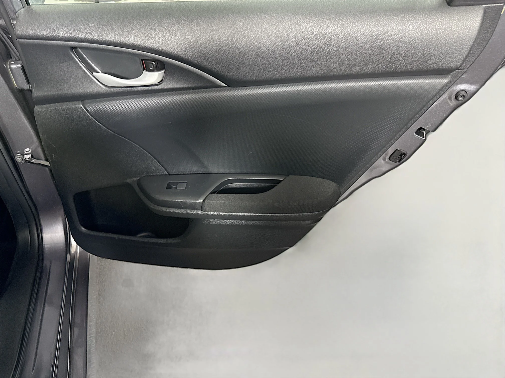 Used 2018 Modern Steel Metallic Honda LX image 23
