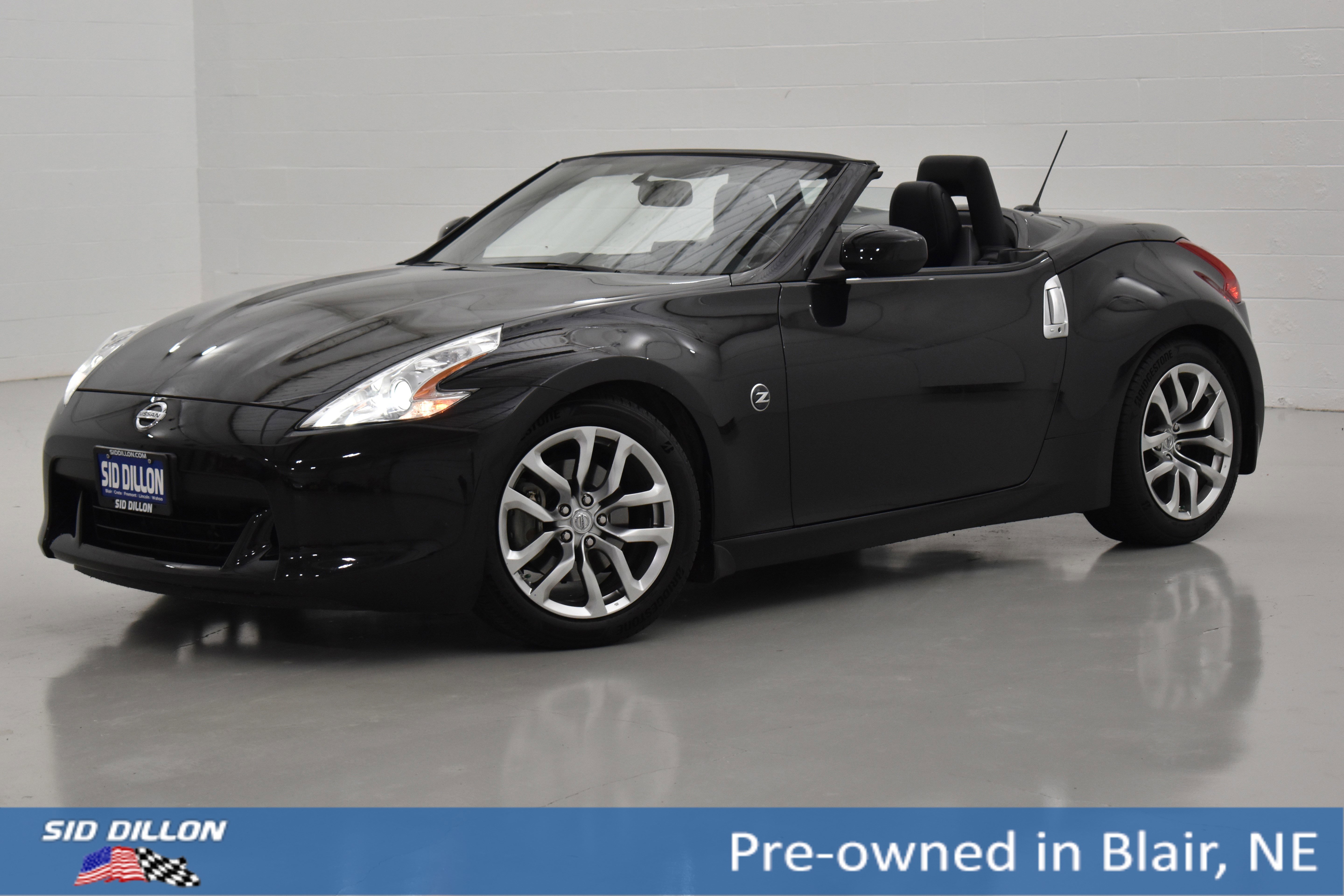 2011 Nissan 370Z Roadster Touring 7AT's photo
