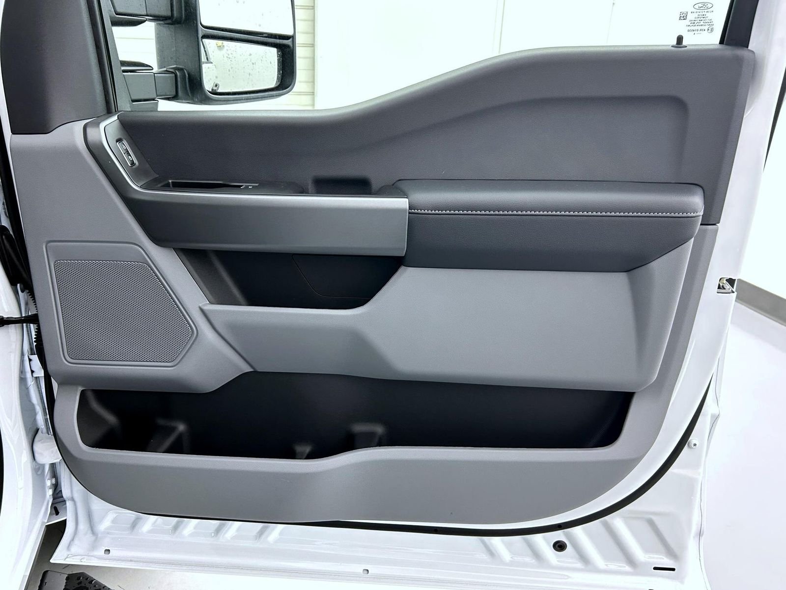 New 2026 Oxford White Ford XLT image 16