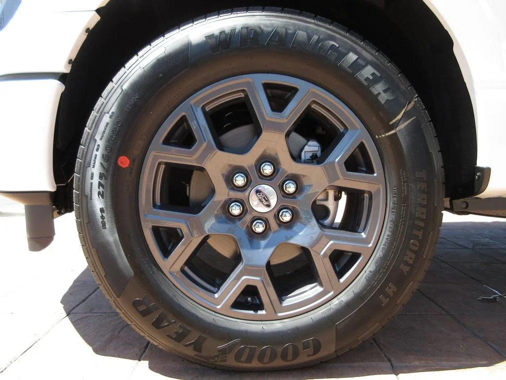 New 2026 Oxford White Ford STX image 9