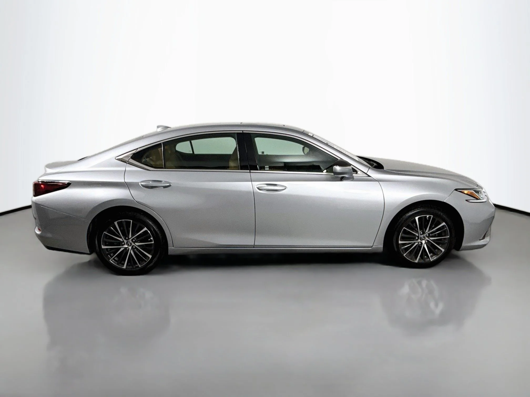 Certified Used 2025 IRIDIUM Lexus 350 image 8