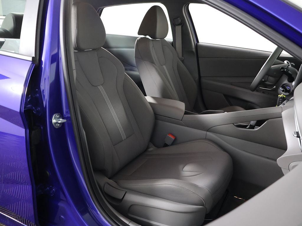 Used 2025 Blue Hyundai SE image 27