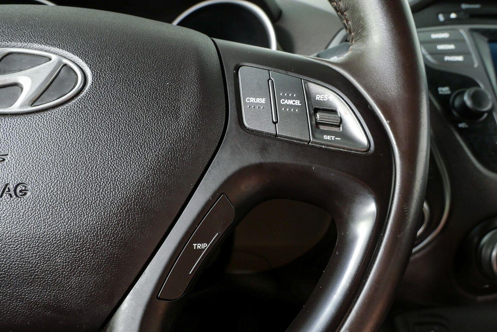 Used 2014 Laguna Blue Metallic Hyundai SE image 11