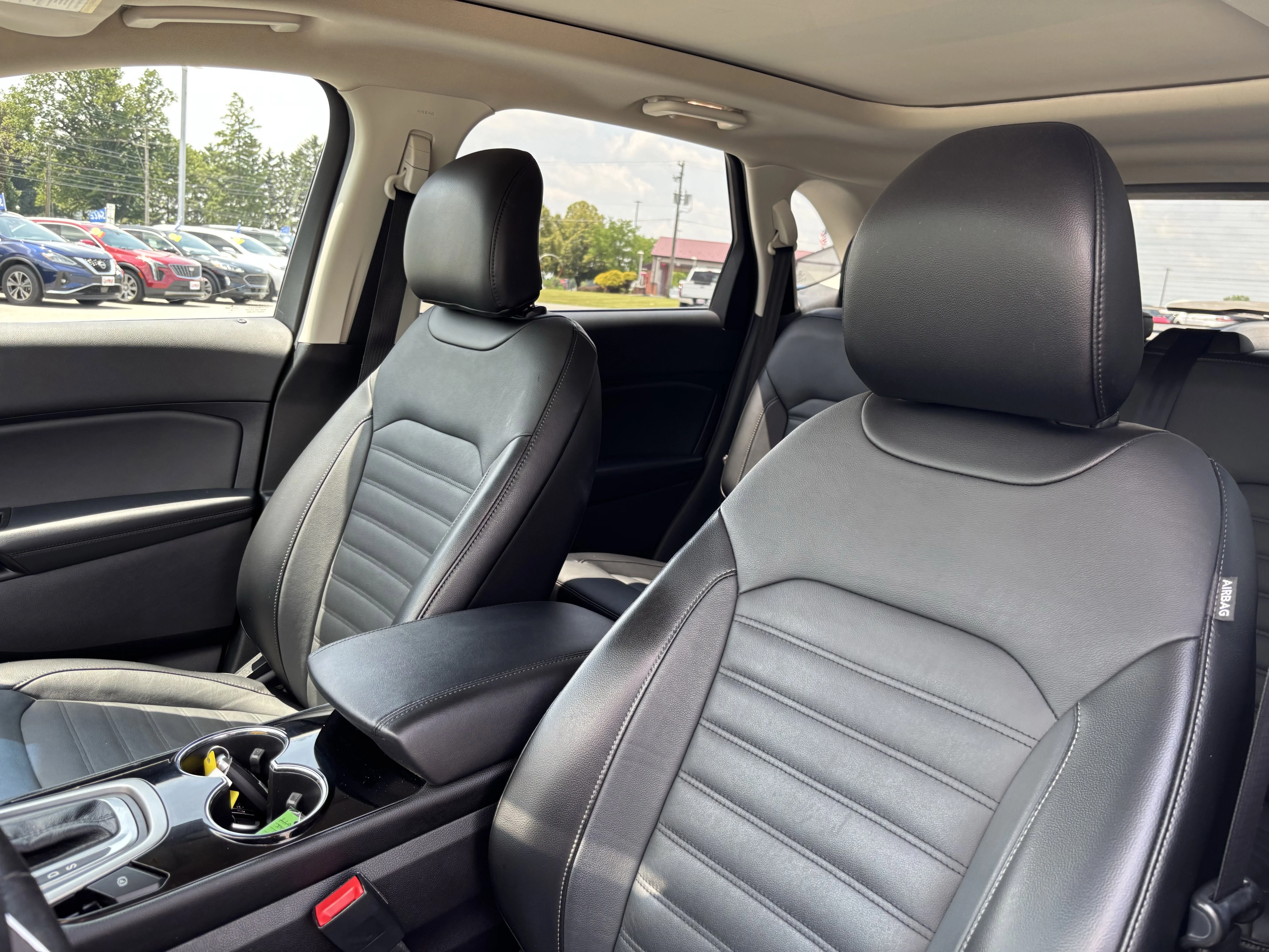Used 2018 Shadow Black Ford SEL image 14
