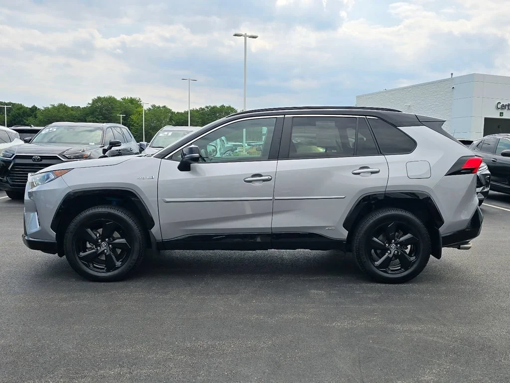2021 Toyota RAV4 XSE - Photo 11