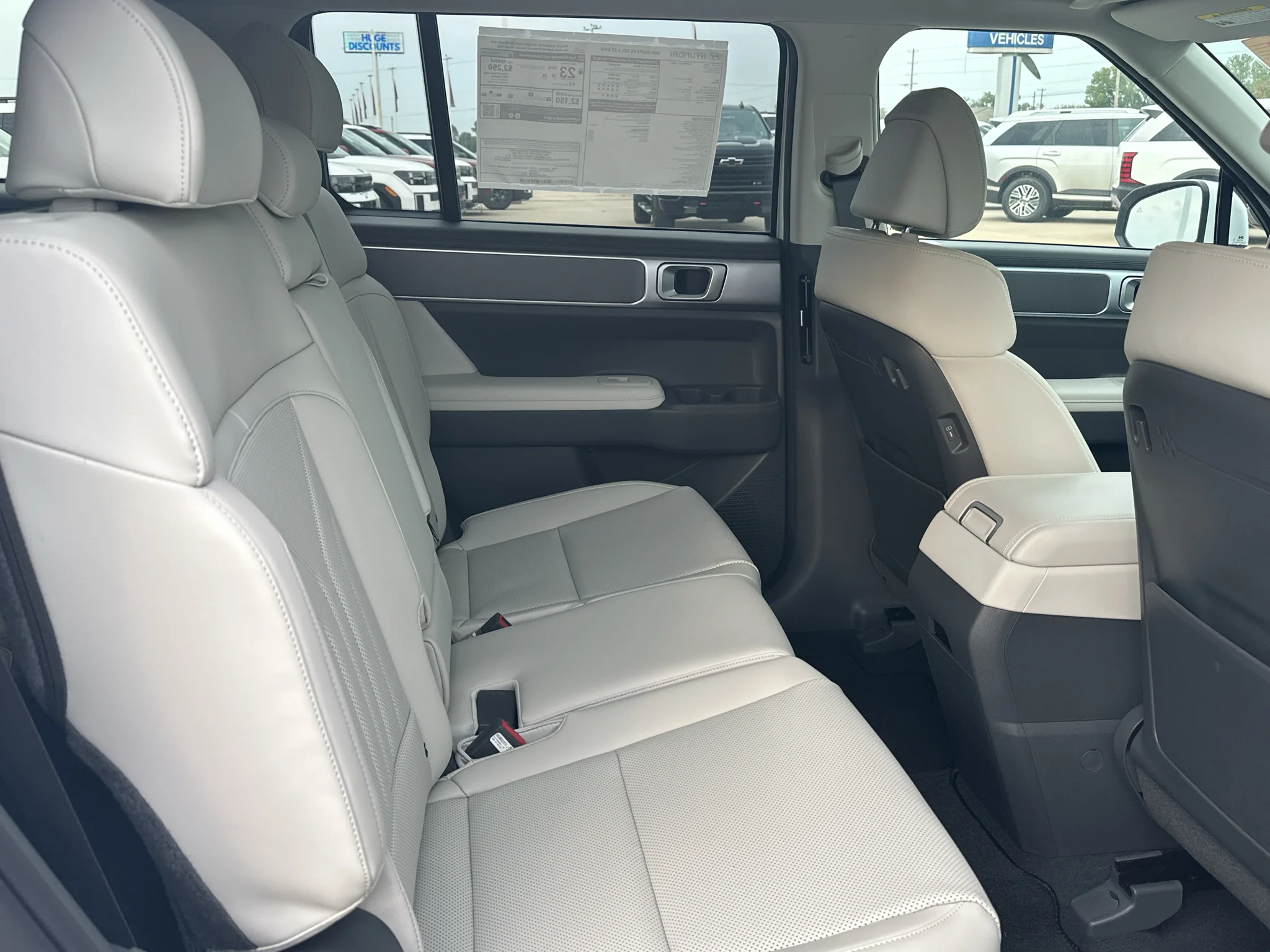 2026 Hyundai Santa Fe SEL - Photo 6