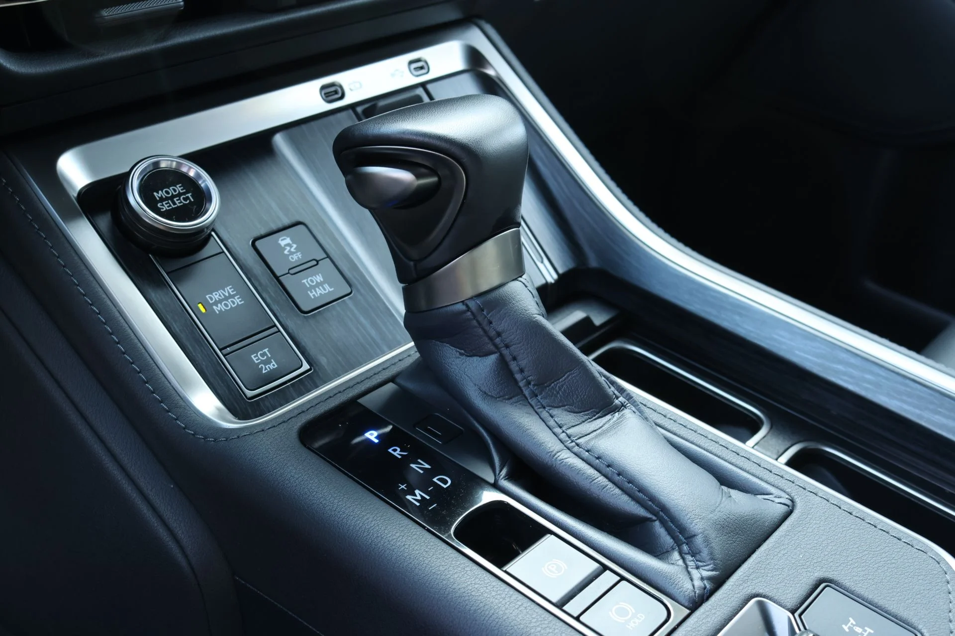 Used 2026 Silver Lexus 550 Premium+ image 13