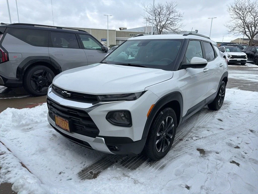 Used 2021 White Chevrolet LT image 2