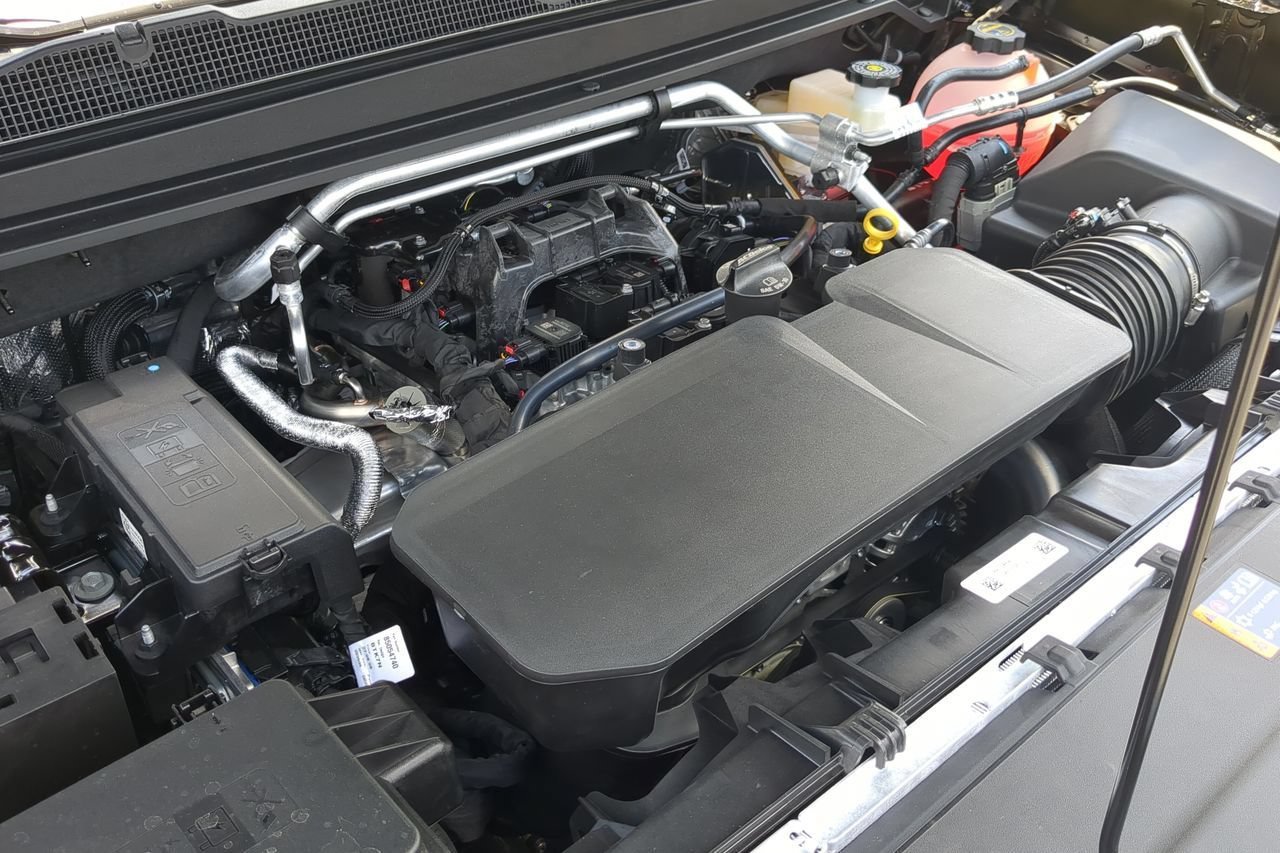New 2026 Onyx Black GMC Elevation image 30
