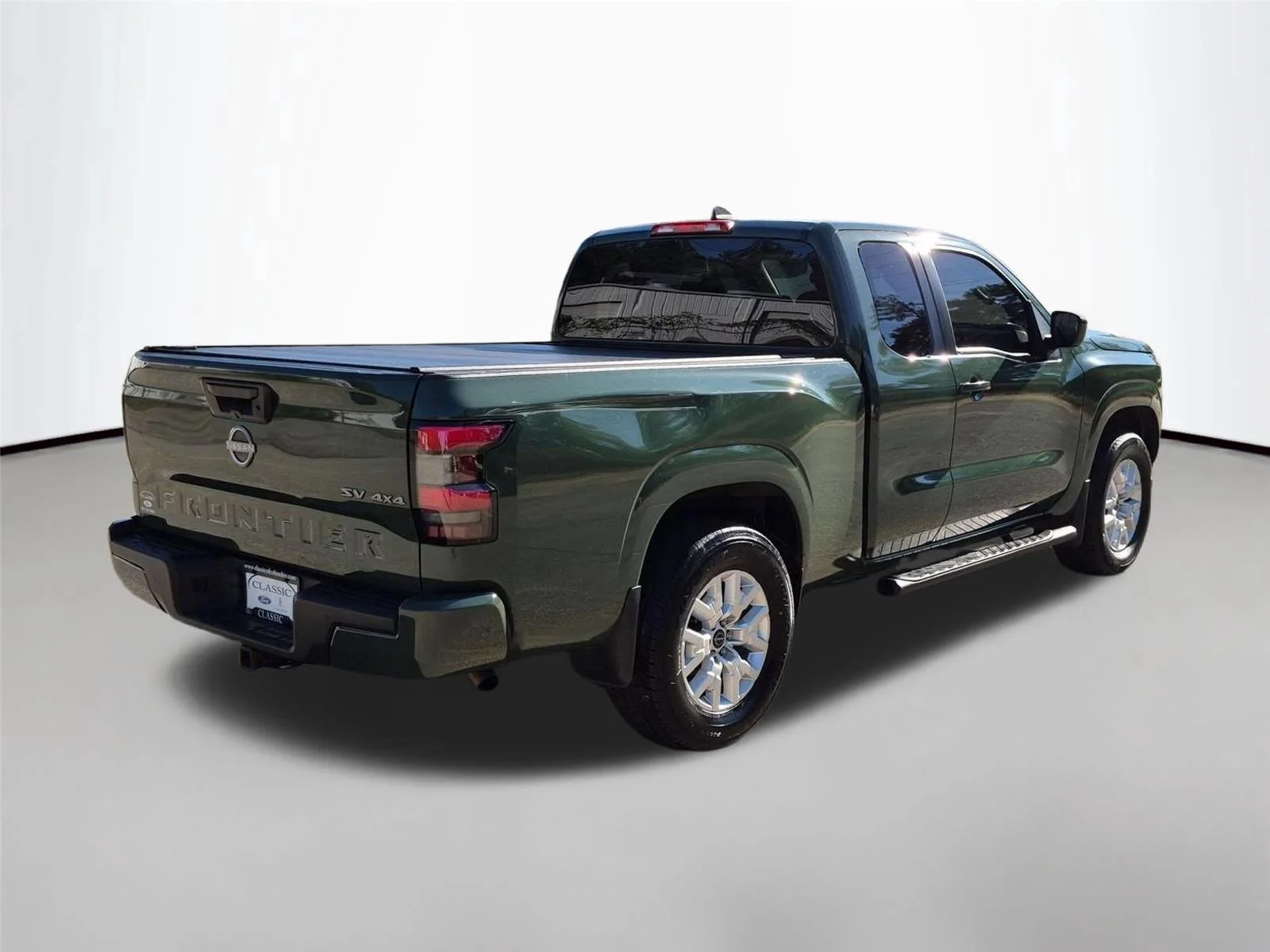 Used 2022 Gun Metallic Nissan SV image 5