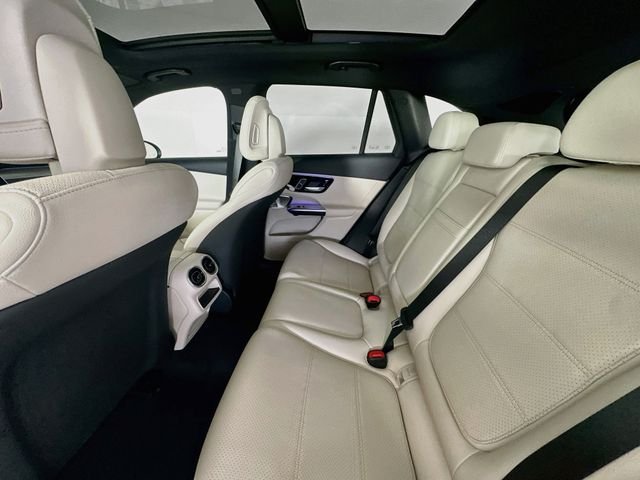 New 2027 Polar White Mercedes-Benz GLC 300 image 25