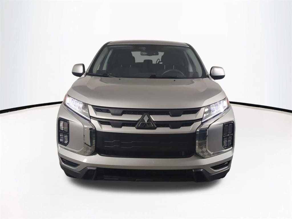 Used 2024  Mitsubishi 2.0 ES image 3