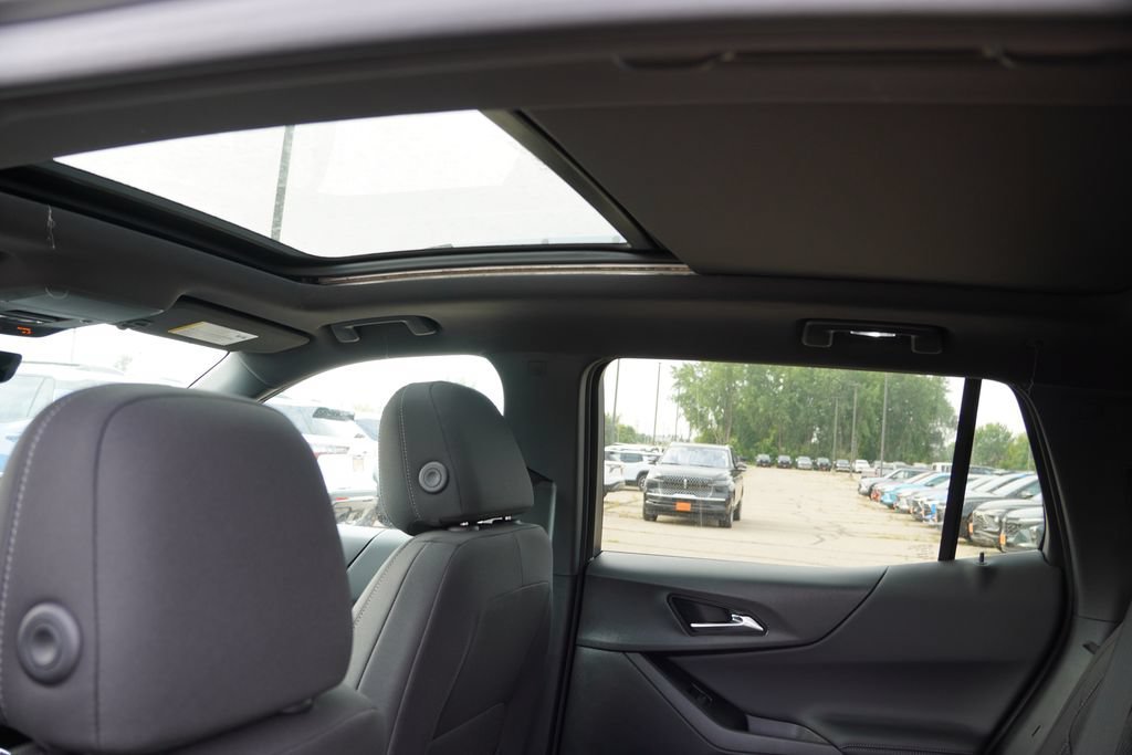 2027 Chevrolet Equinox LT - Photo 12