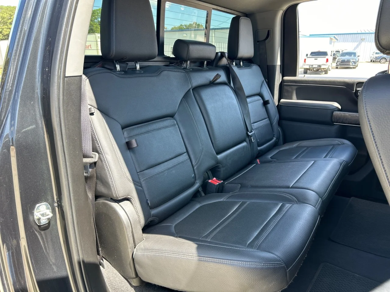 Used 2020 CARBON BLACK METALLIC GMC Denali image 21