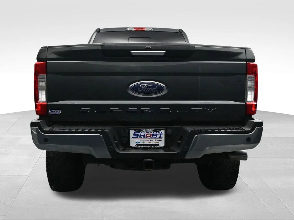 Used 2018 Gray Ford XLT image 4