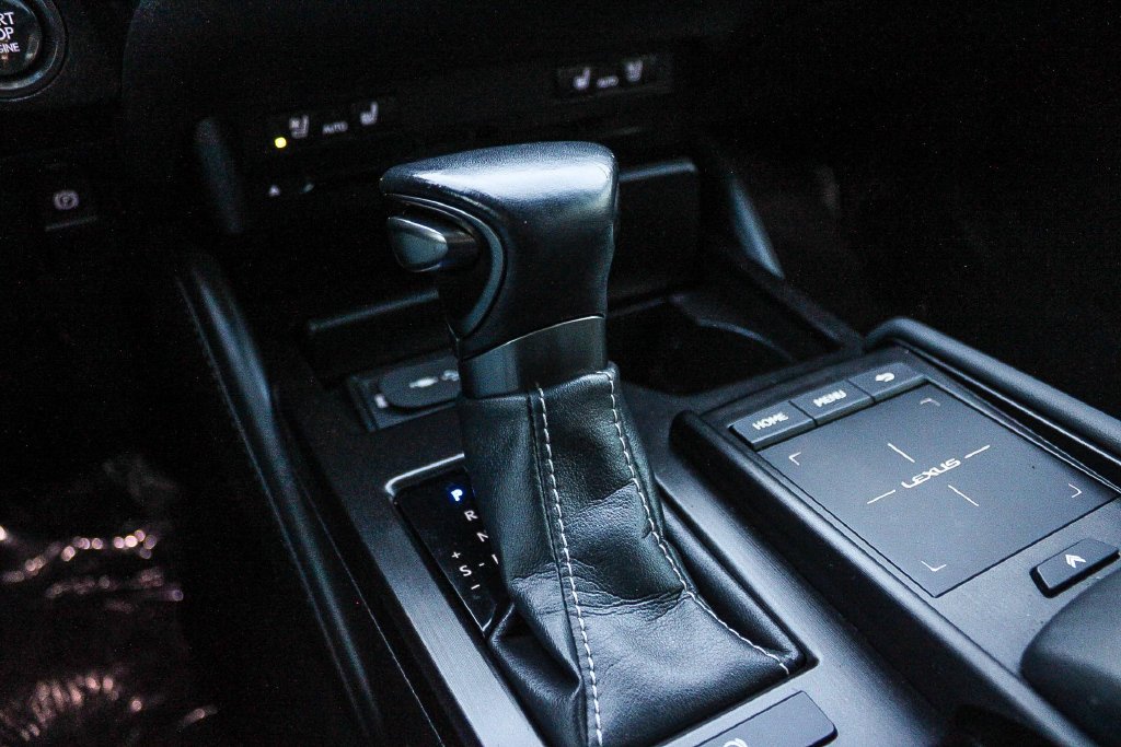 2019 Lexus ES 350 - Photo 19