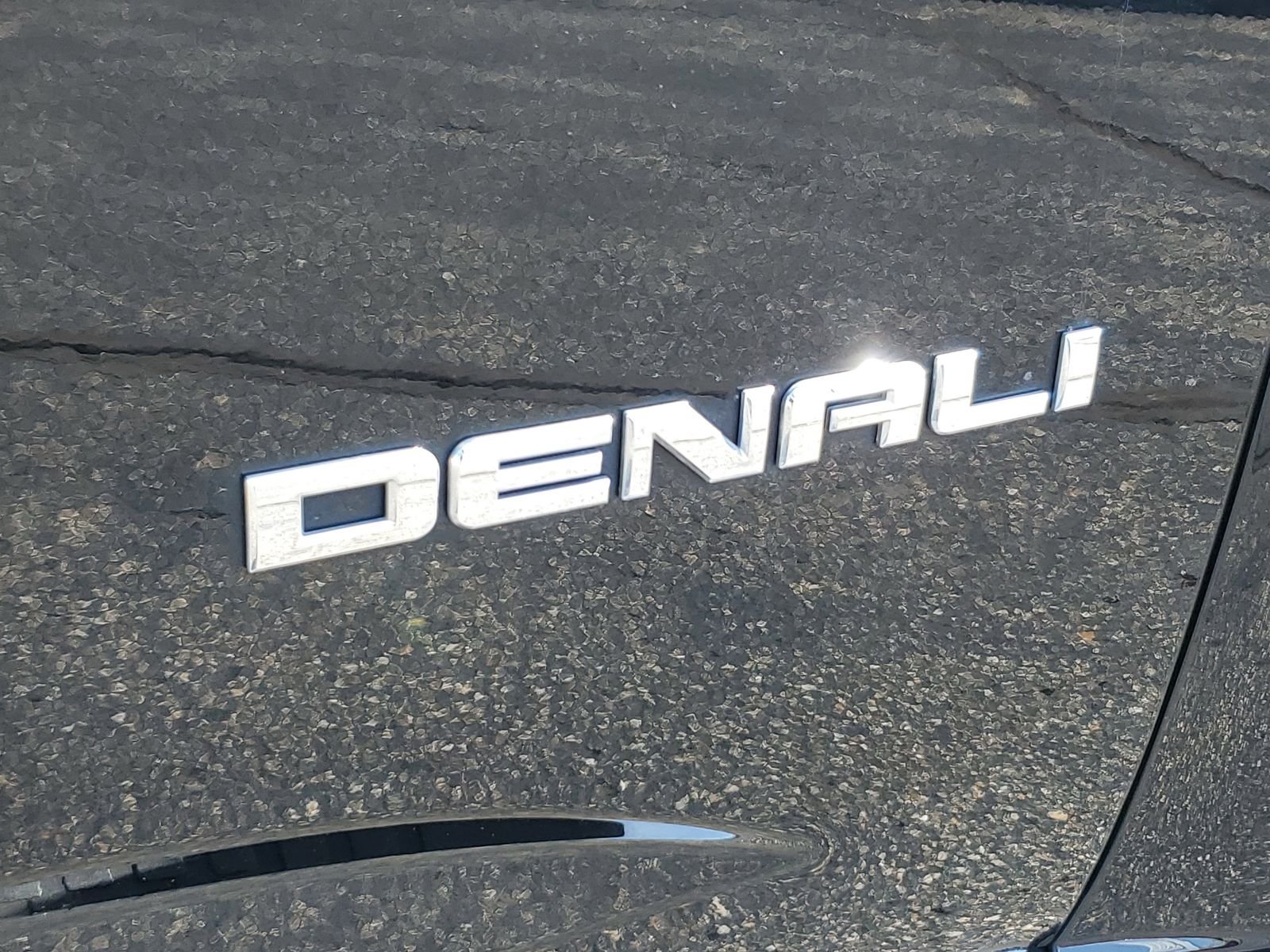 Used 2017 Black GMC Denali image 6