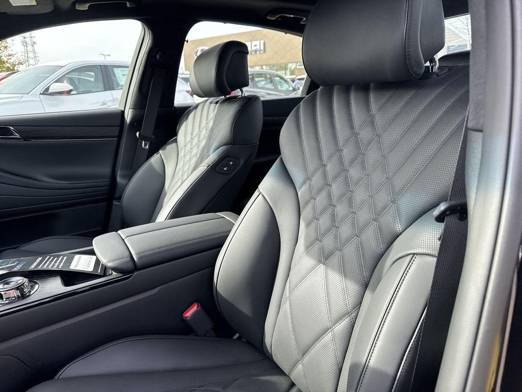 New 2026 Black Genesis 3.5T PRESTIGE BLACK image 13