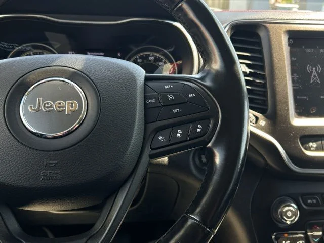 Used 2020 Beige Jeep Trailhawk image 39