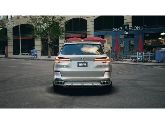 Used 2026 Skyscraper Grey Metallic BMW xDrive40i image 5
