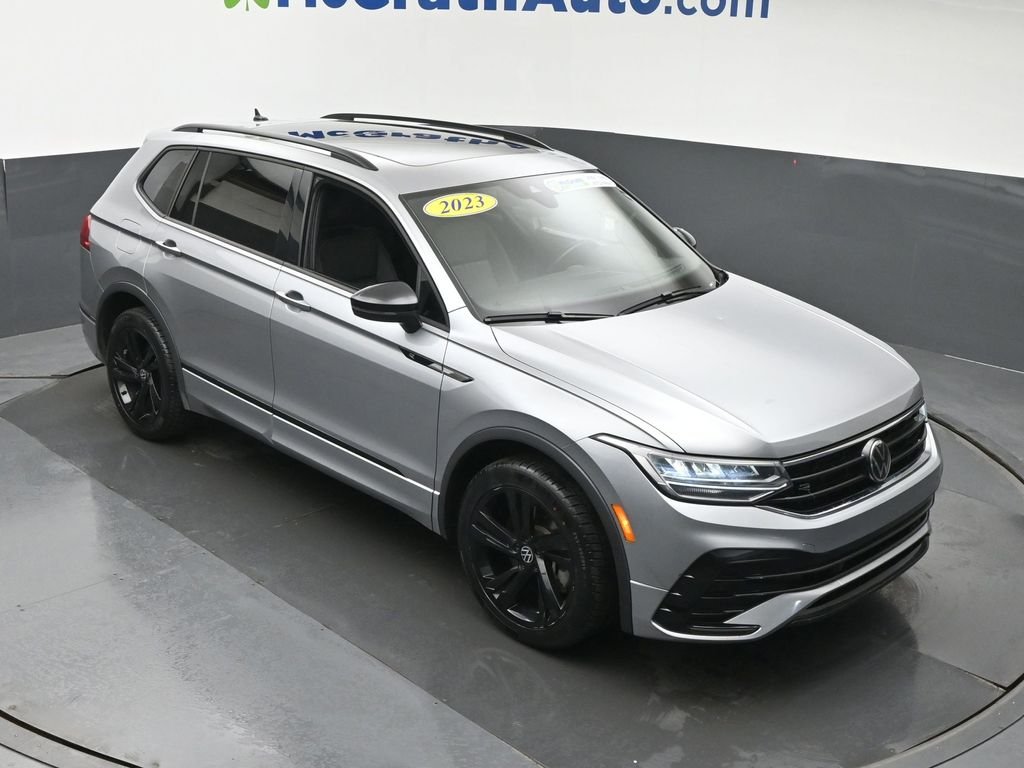 Used 2023 Silver Volkswagen 2.0T SE R-Line Black image 3