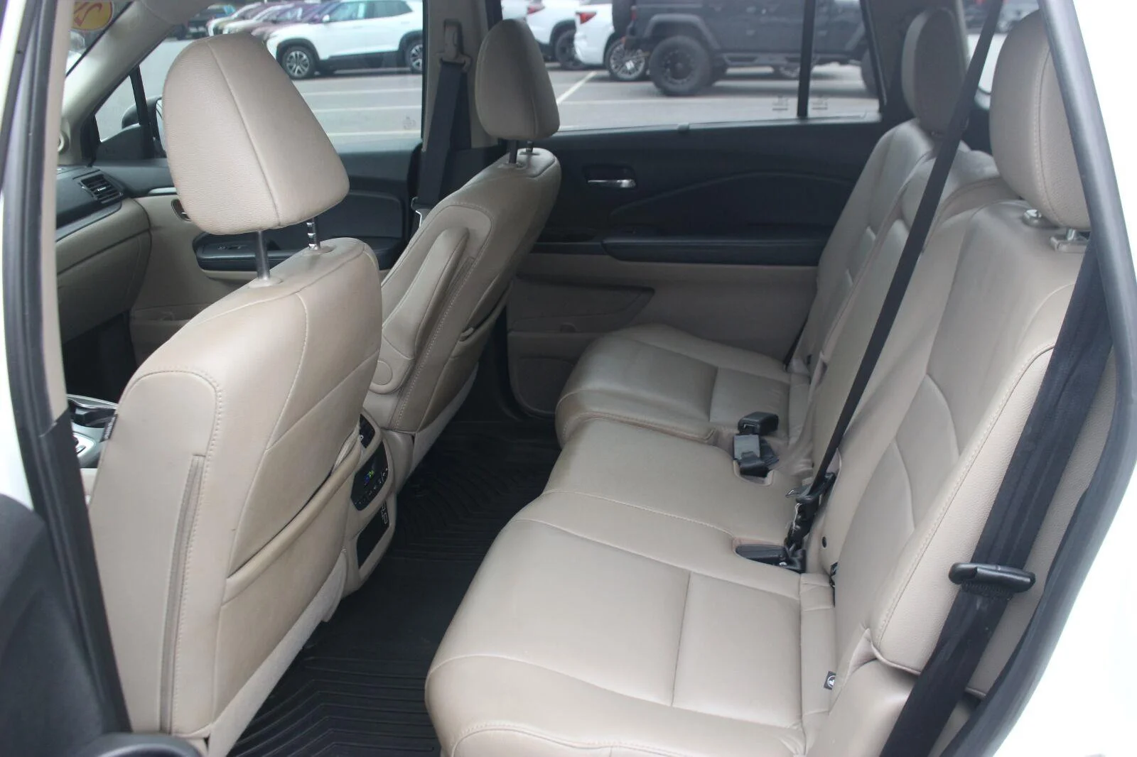 Used 2020 White Honda EX-L image 33