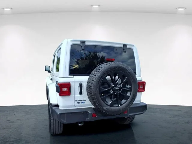 Used 2025 White Jeep Sahara 4xe image 17