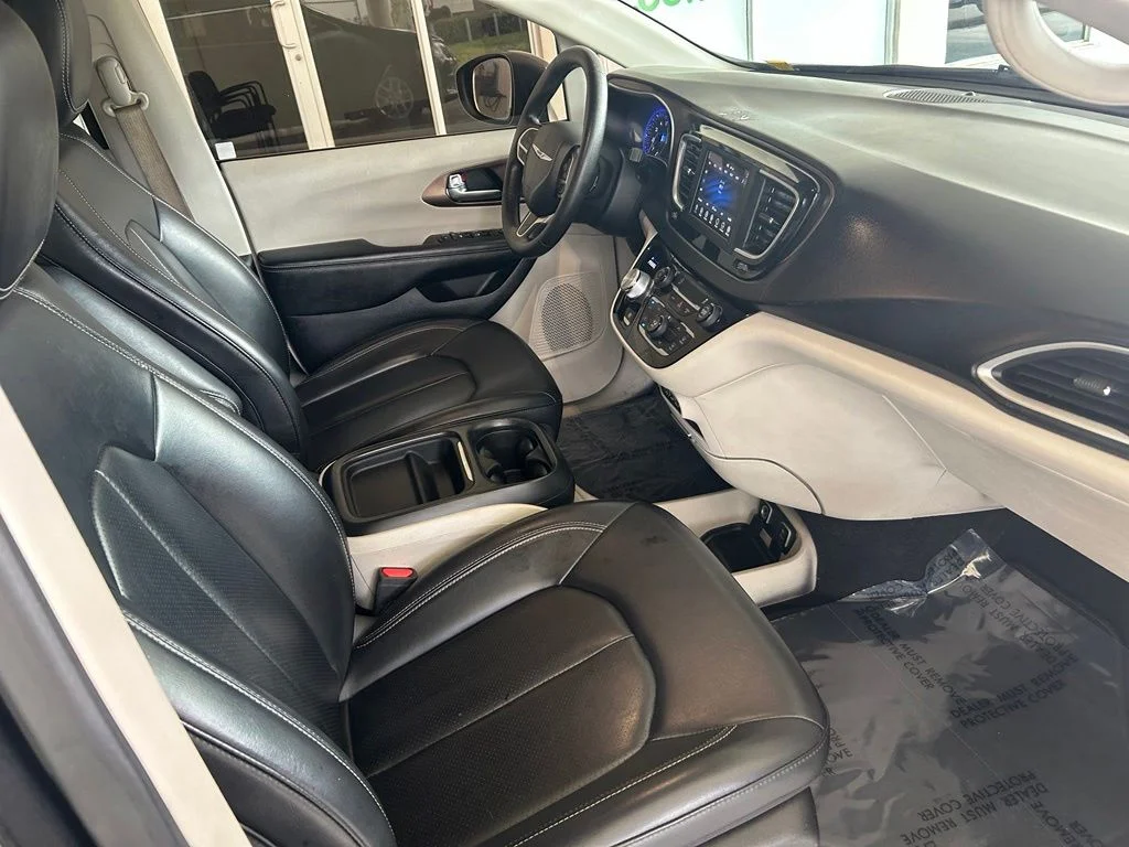 Used 2021 Black Chrysler LXI image 23