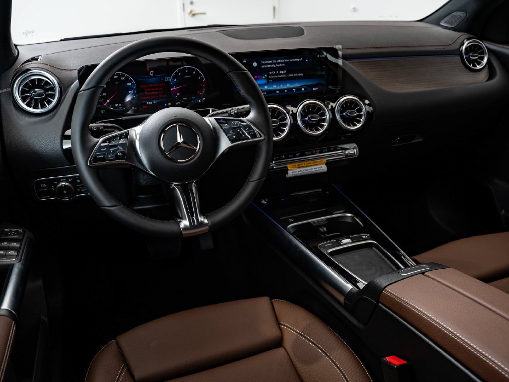 New 2026 Polar White Mercedes-Benz GLA 250 image 4