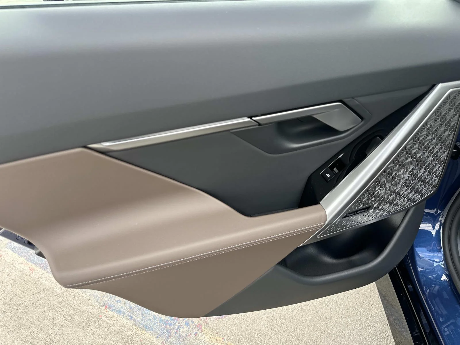 New 2026 Phytonic Blue Metallic BMW M60 image 22