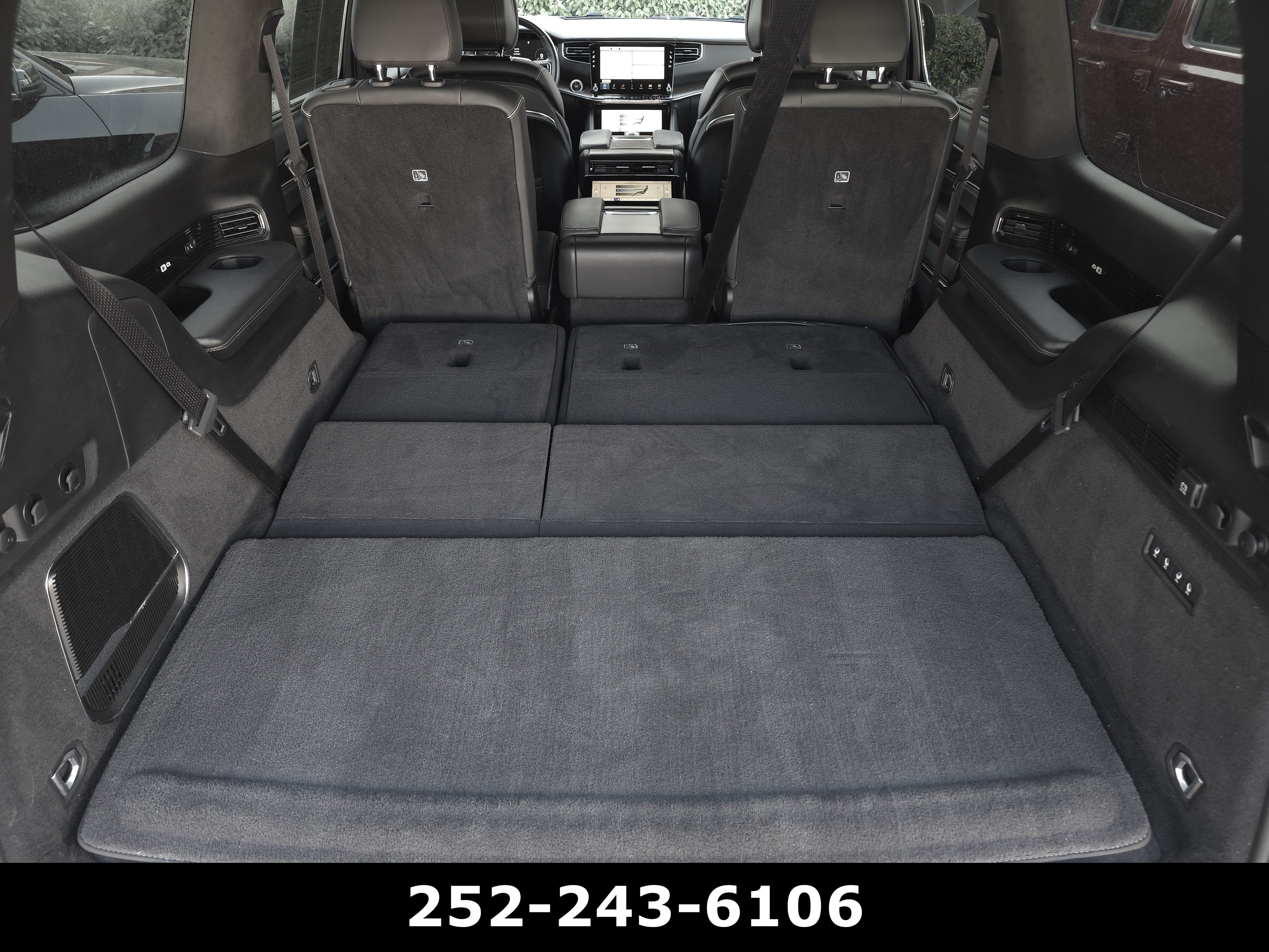 Used 2022 Diamond Black Crystal Pearlcoat Jeep Series II image 53