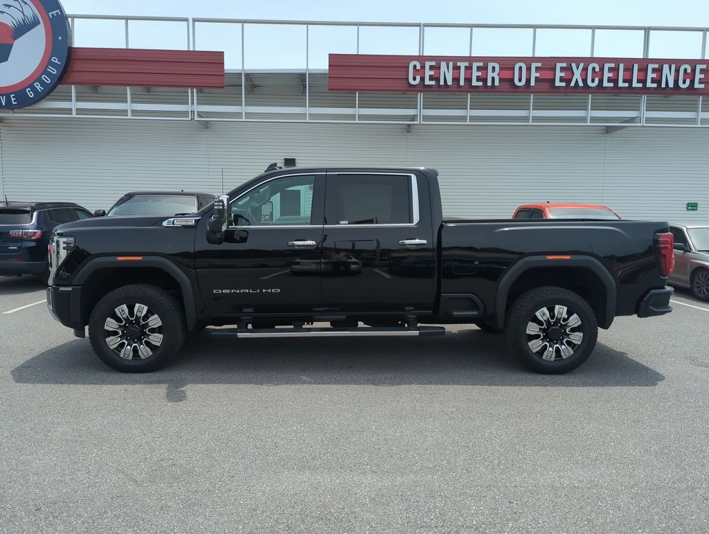 Used 2025 Black GMC Denali image 3