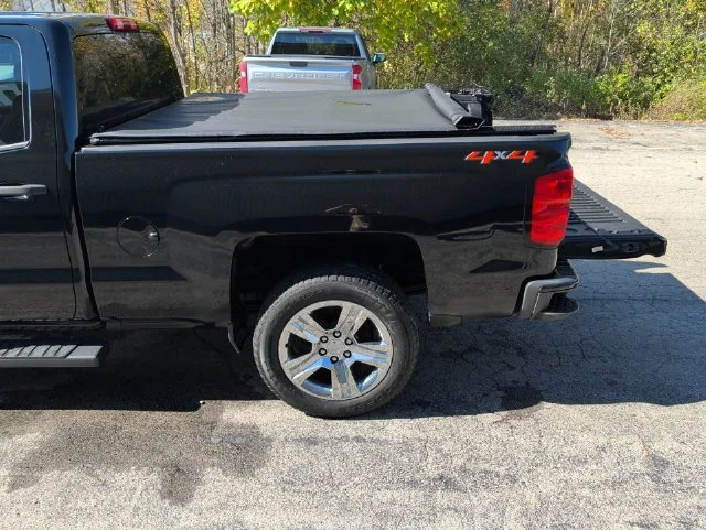Used 2018 Black Chevrolet Custom image 42