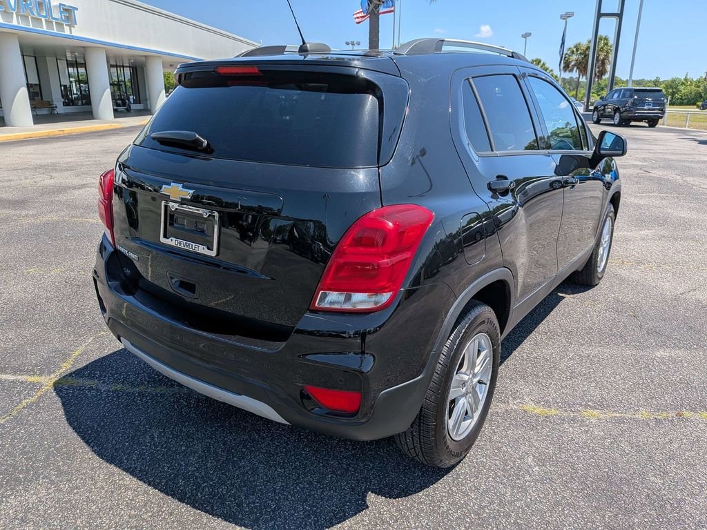 Used 2022 Black Chevrolet LT image 4
