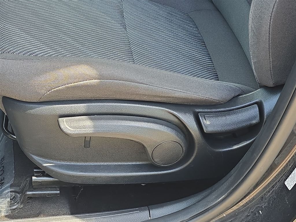 Used 2022 Black Kia LX image 18
