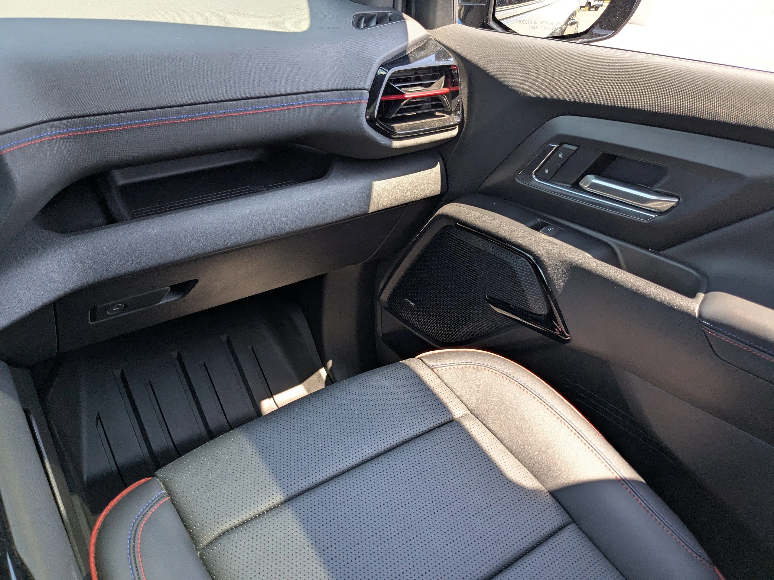 2025 Chevrolet Silverado EV RST - Photo 16