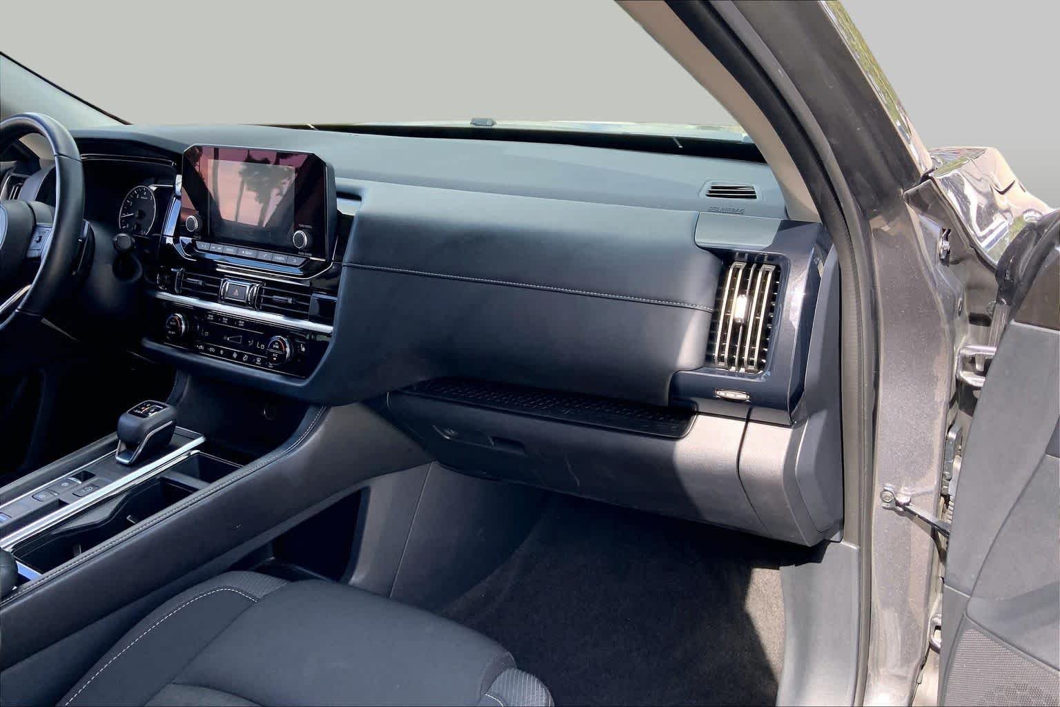 Used 2025 Gun Metallic Nissan SV image 16
