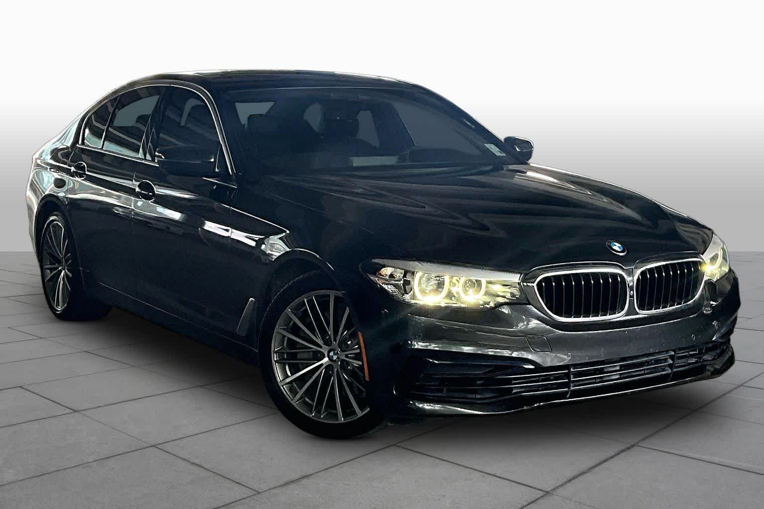 Used 2020 Dark Graphite Metallic BMW 540i image 2