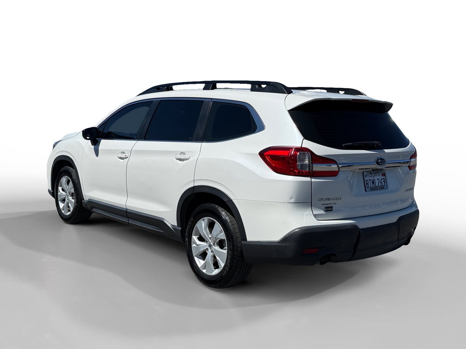 Used 2021 Crystal White Pearl Subaru Base image 3