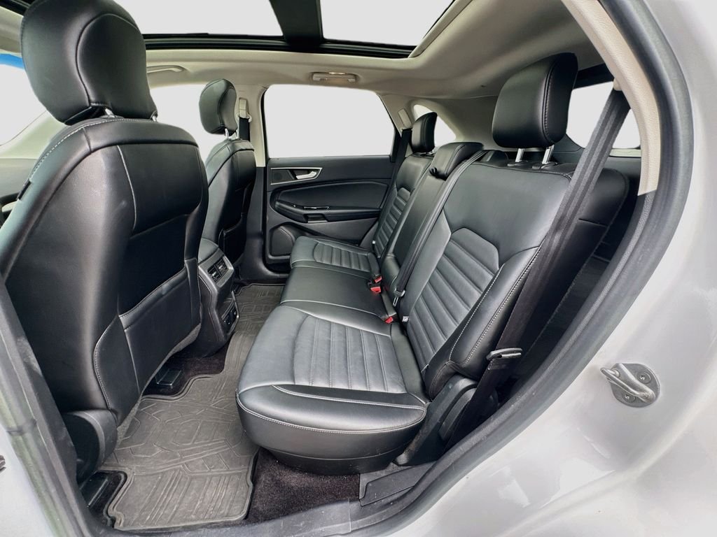 Used 2016 White Ford SEL image 27