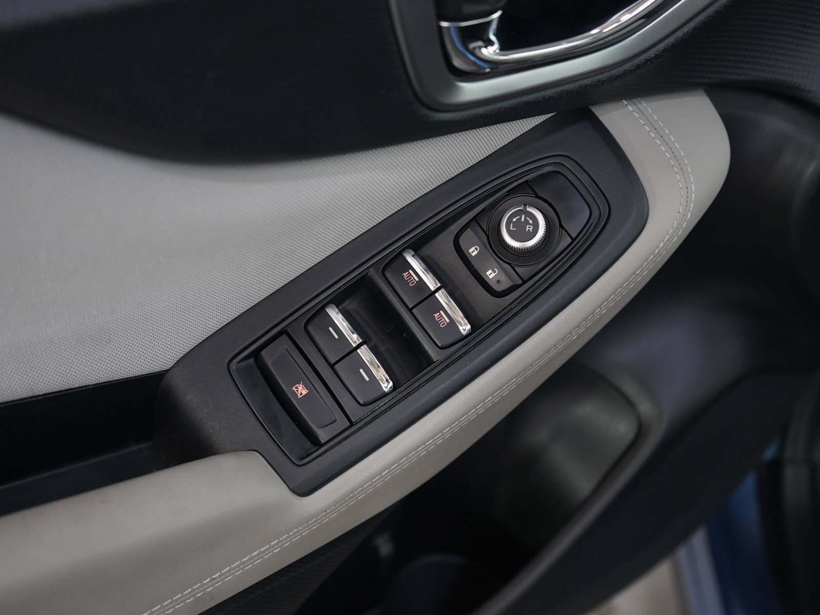 Used 2020 Horizon Blue Pearl Subaru Premium image 20