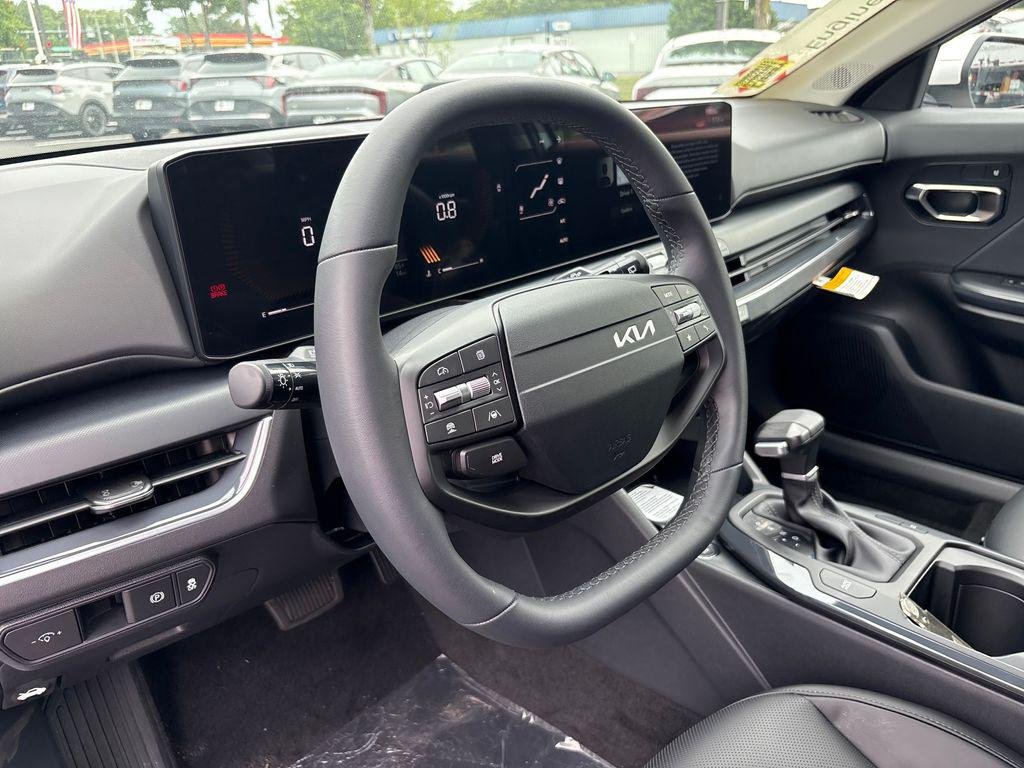 New 2026 Snow White Pearl Kia EX image 13