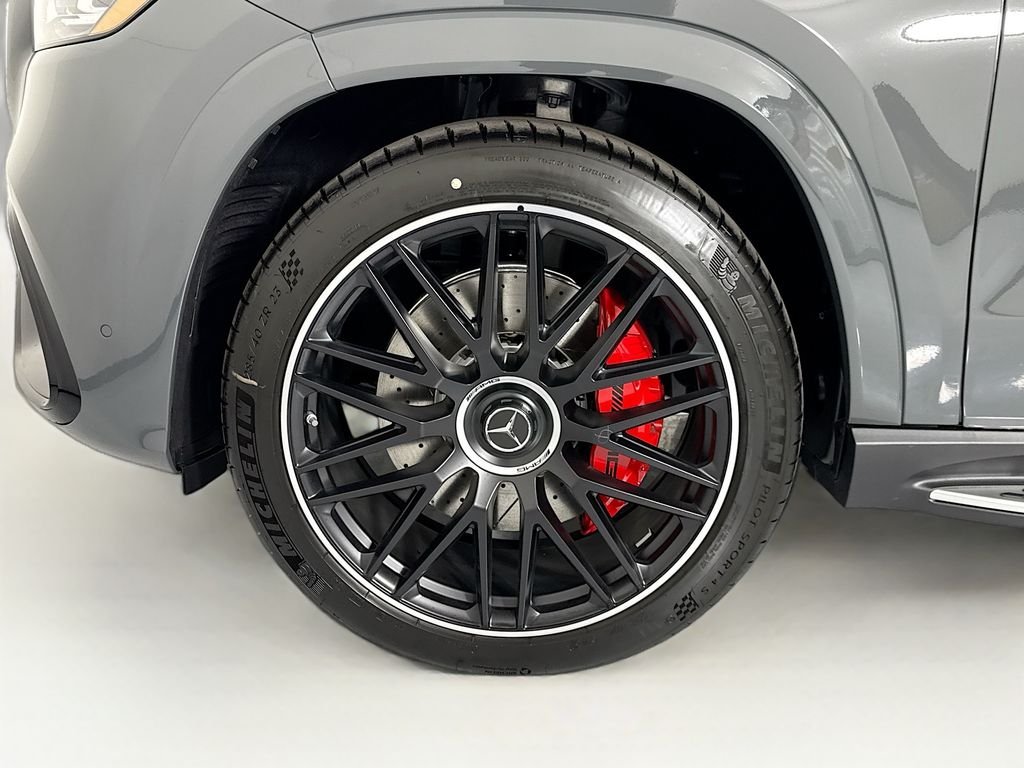 New 2026 MANUFAKTUR Silicon Grey Mercedes-Benz GLS 63 AMG® image 32