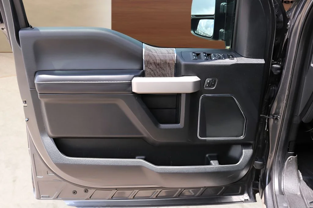 Used 2019 Gray Ford Lariat image 13