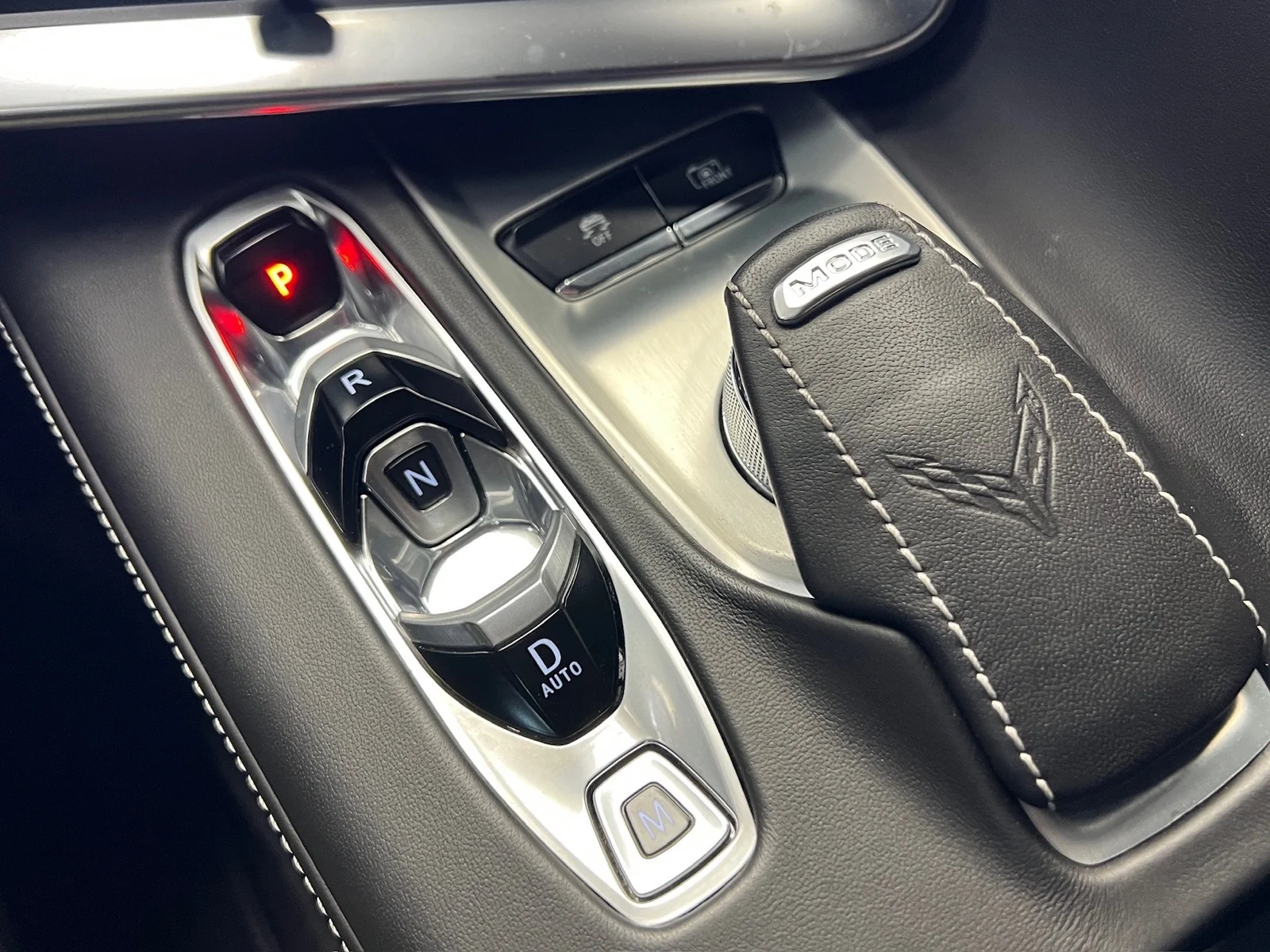 Used 2025 Black (gba) Chevrolet Stingray image 23