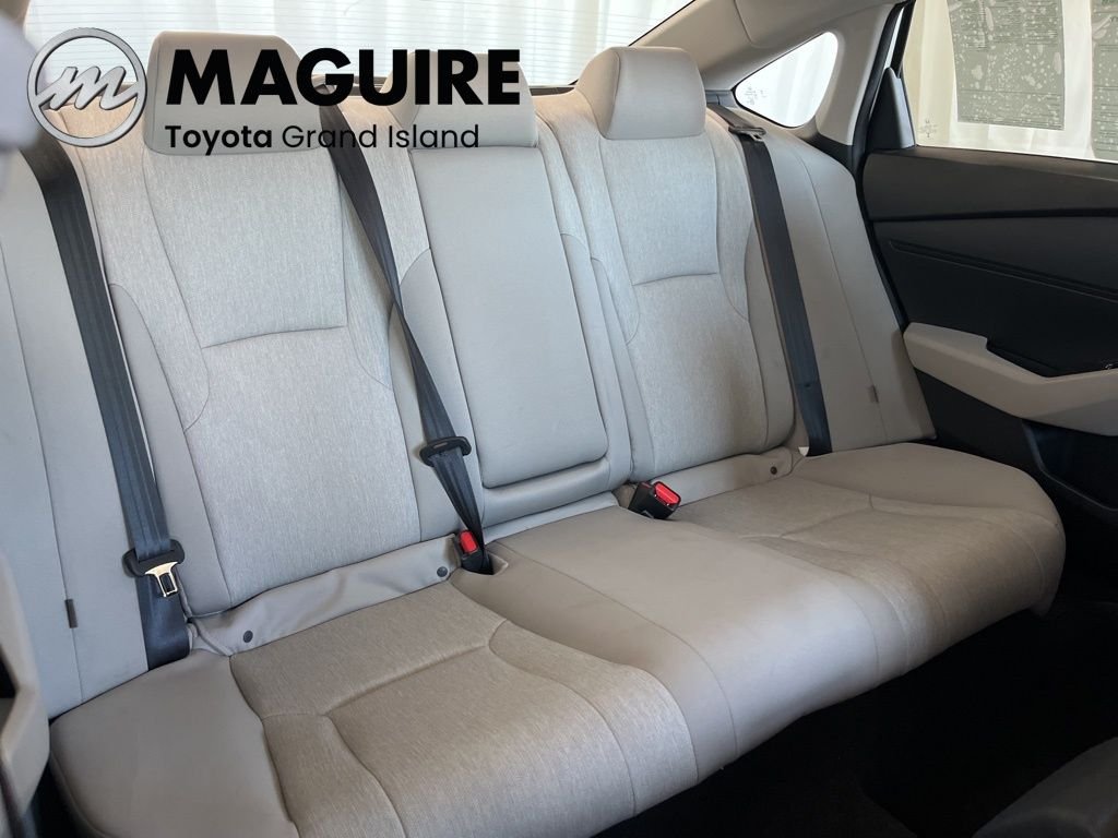Used 2023 White Honda EX image 34