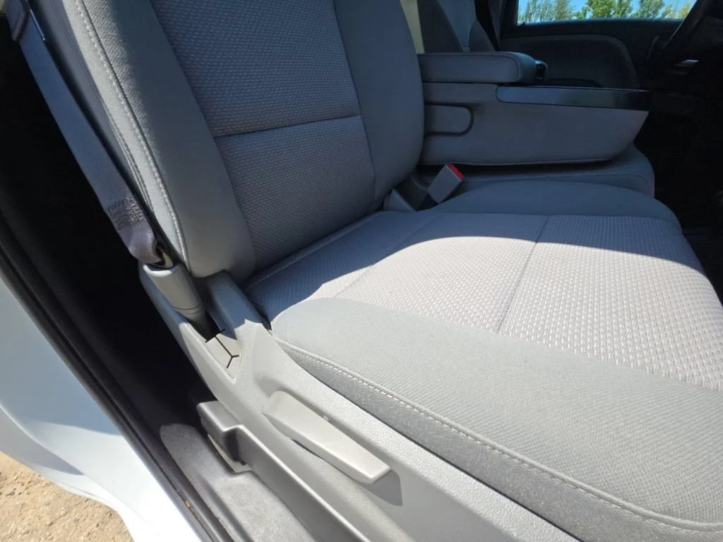 Used 2017 SUMMIT WHITE Chevrolet Work Truck image 29
